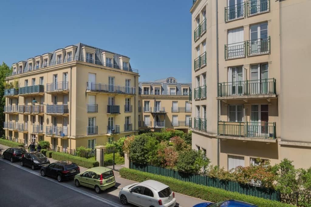Lovely Apartment Close To A Big Shopping Mall Serris Exterior photo